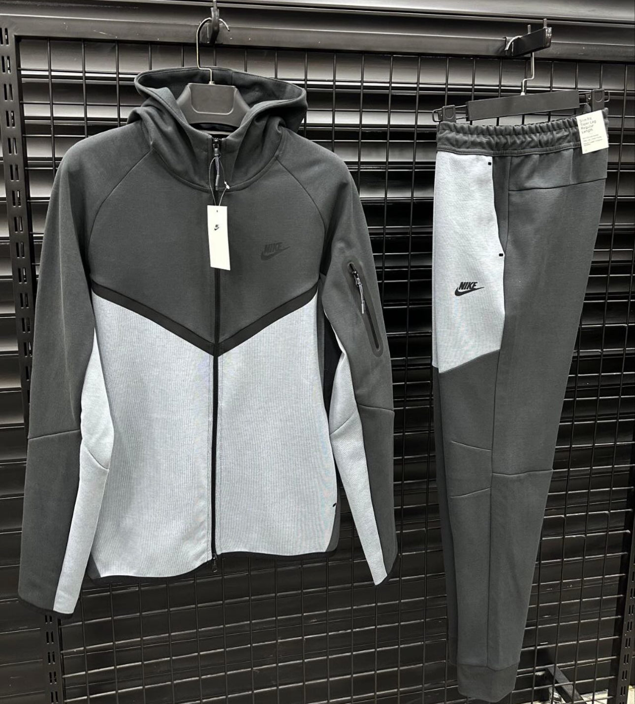 Nike Tech Set - 855