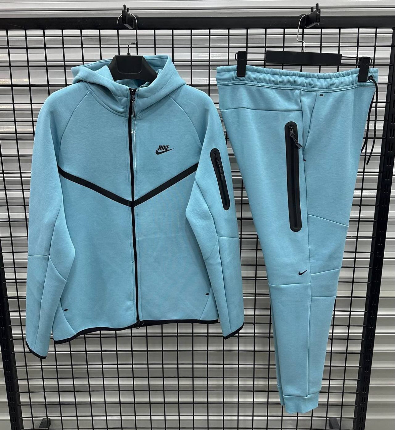 Nike Tech Set - 850