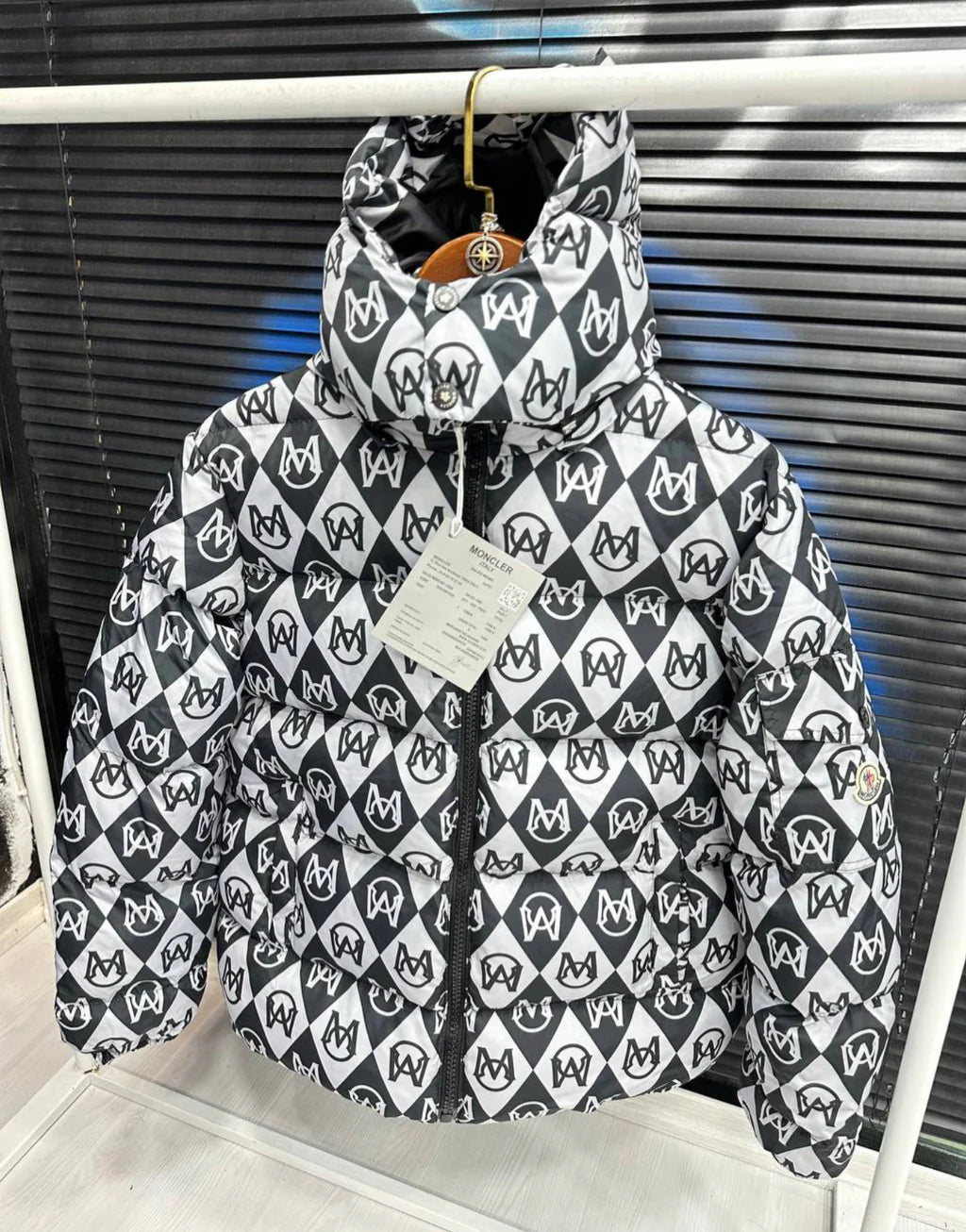 Moncler Jacket - 713