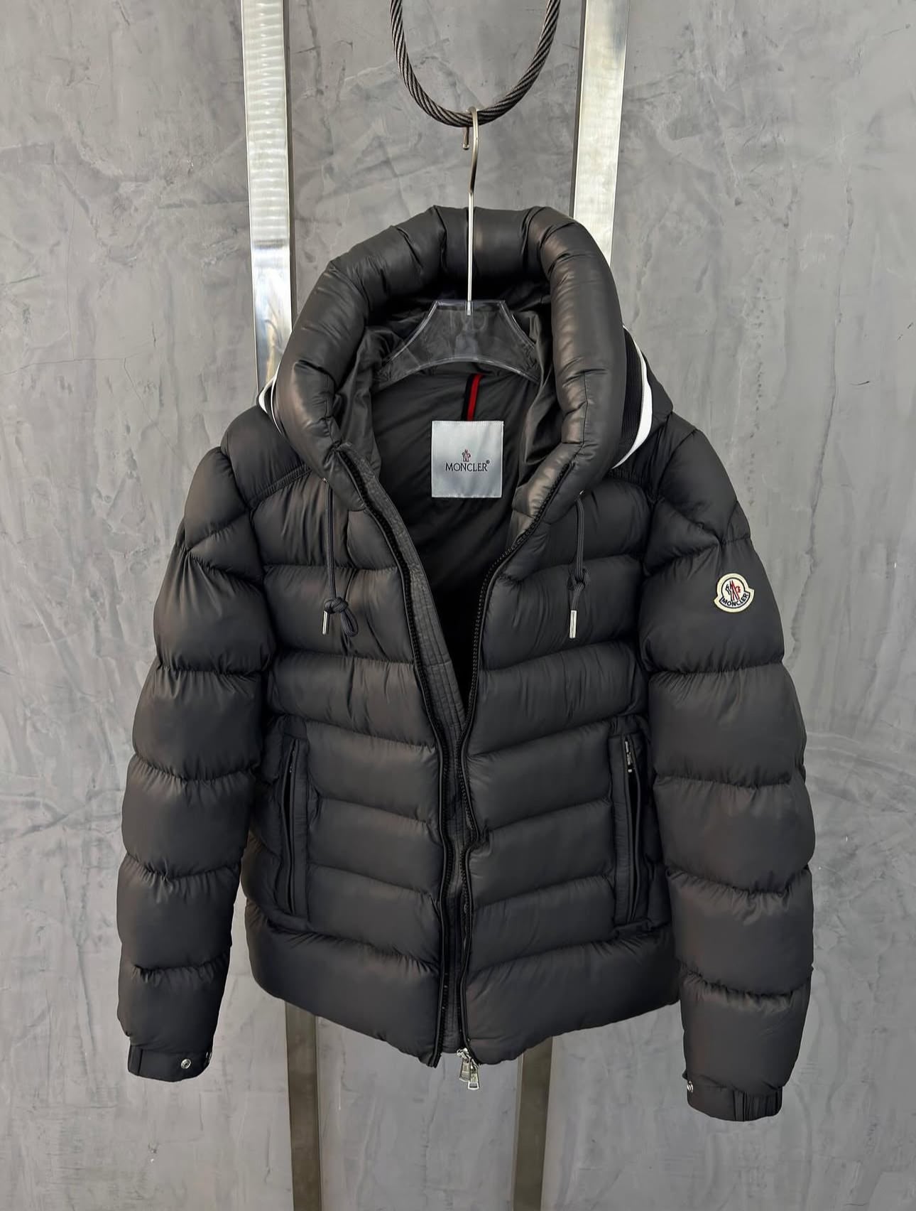 Moncler Jacket - 747