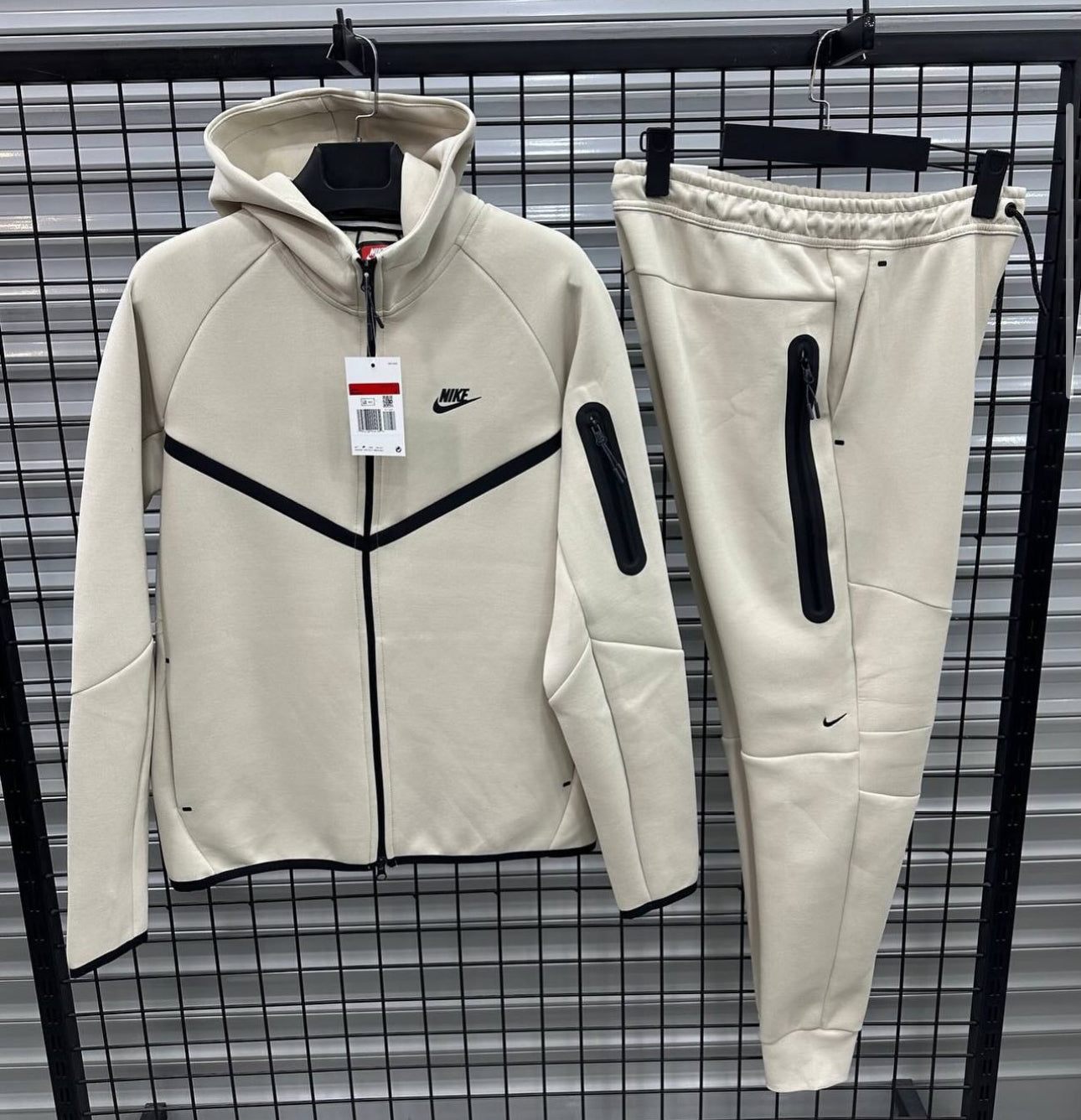 Nike Tech Set - 856