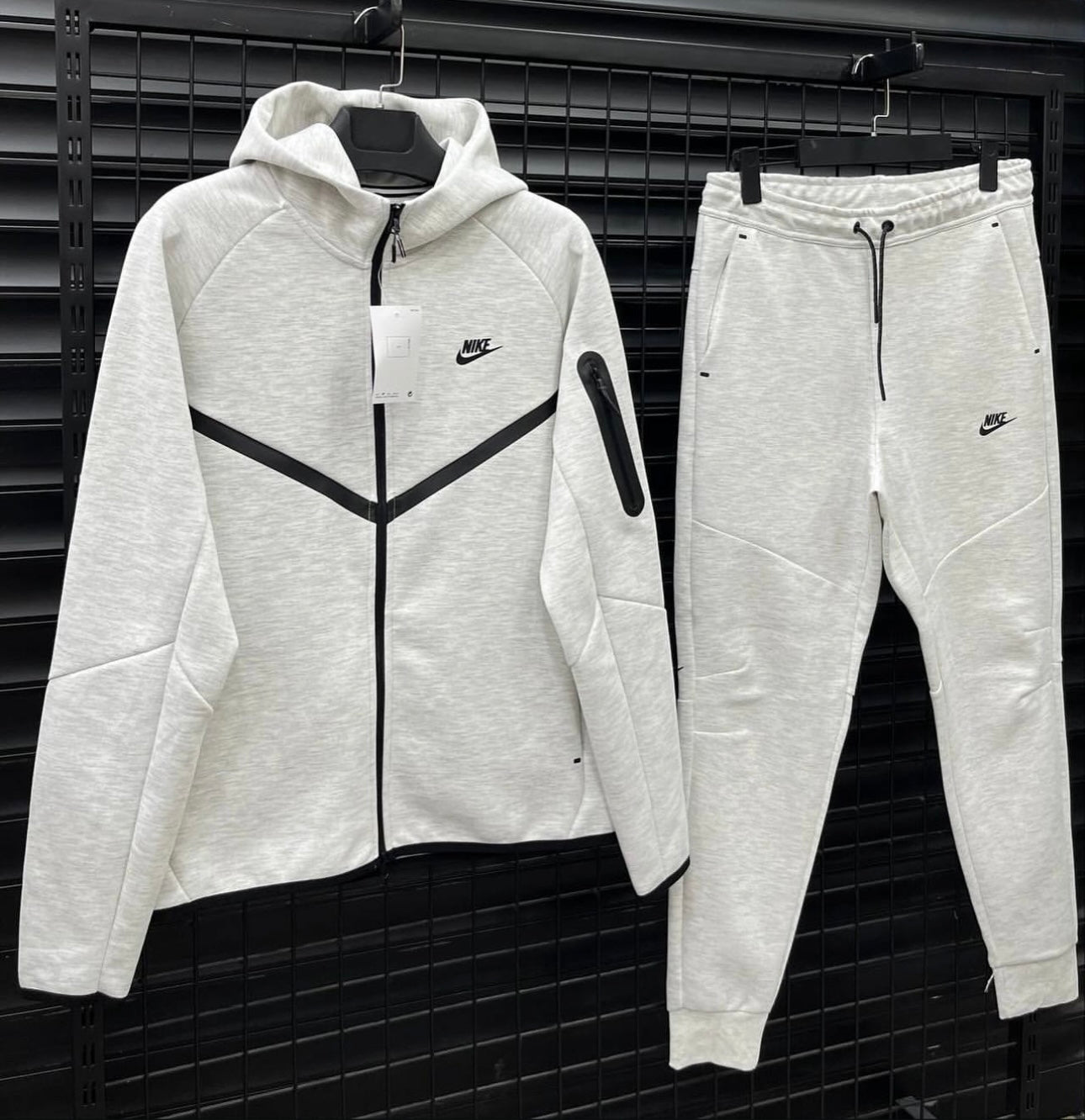 Nike Tech Set - 999
