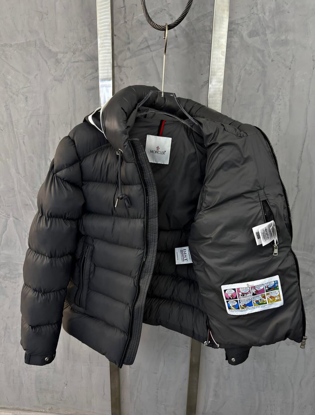 Moncler Jacket - 747