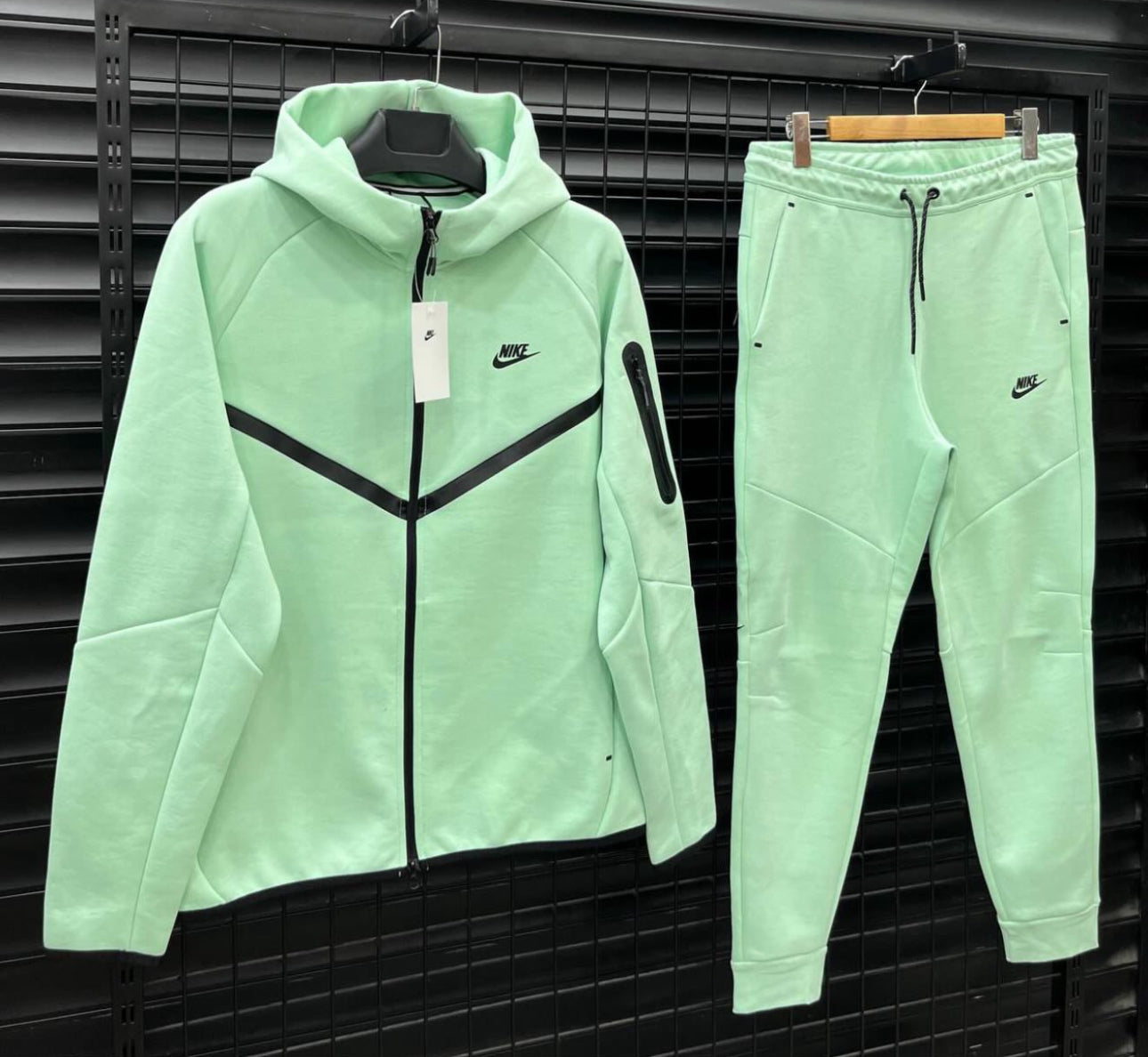 Nike Tech Set - 994