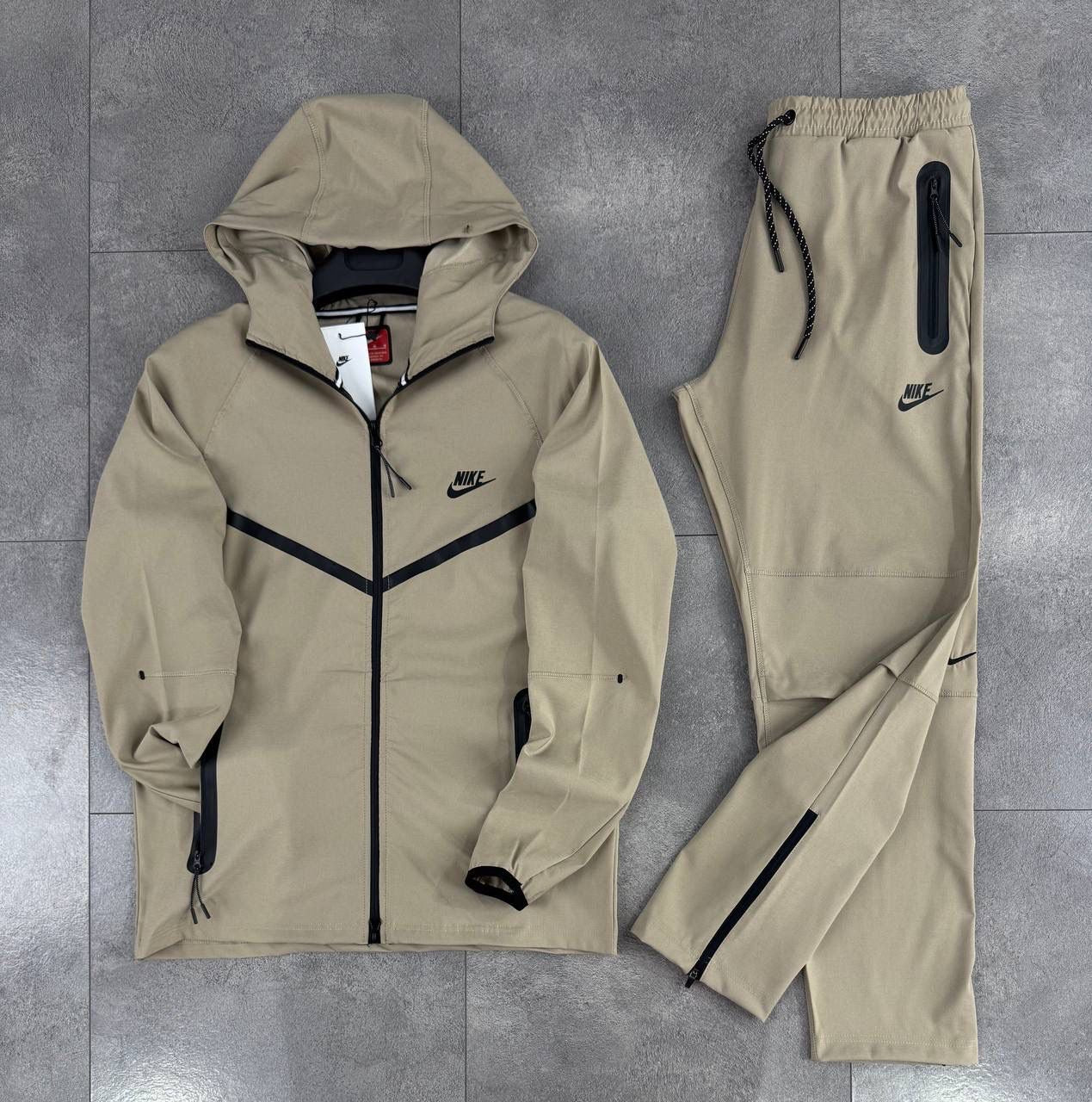 Nike Tech Woven Αντιανεμικό Set - 800