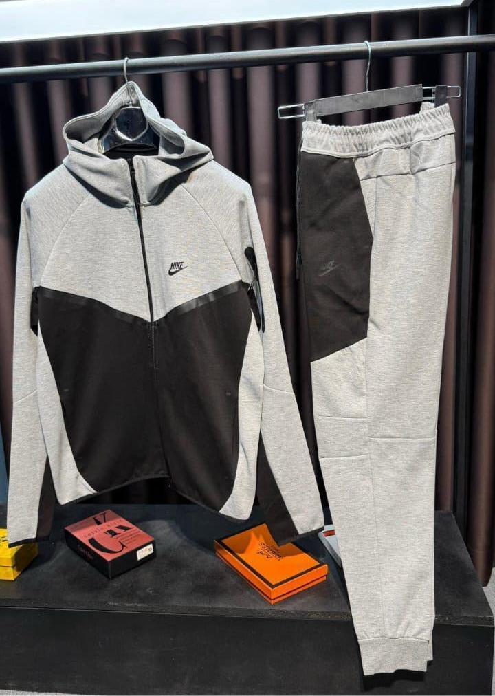 Nike Tech Set - 638