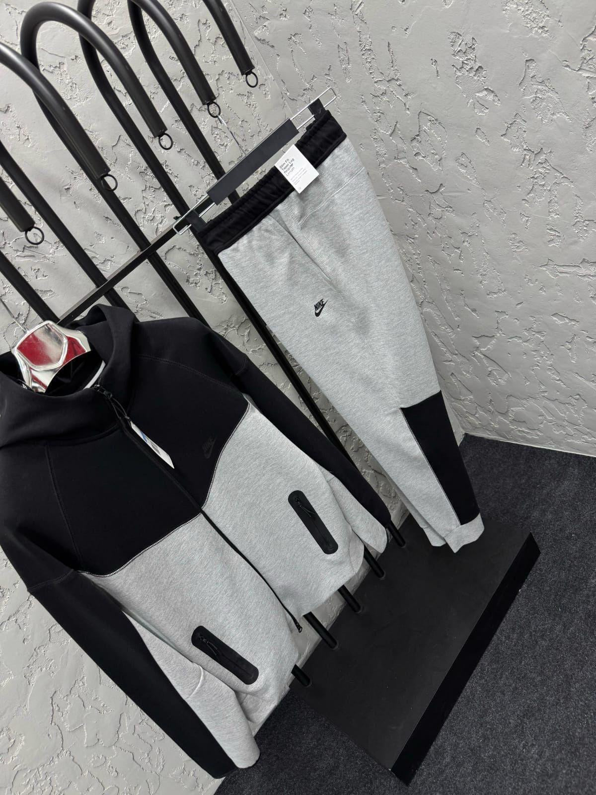 Nike Tech Set - 763