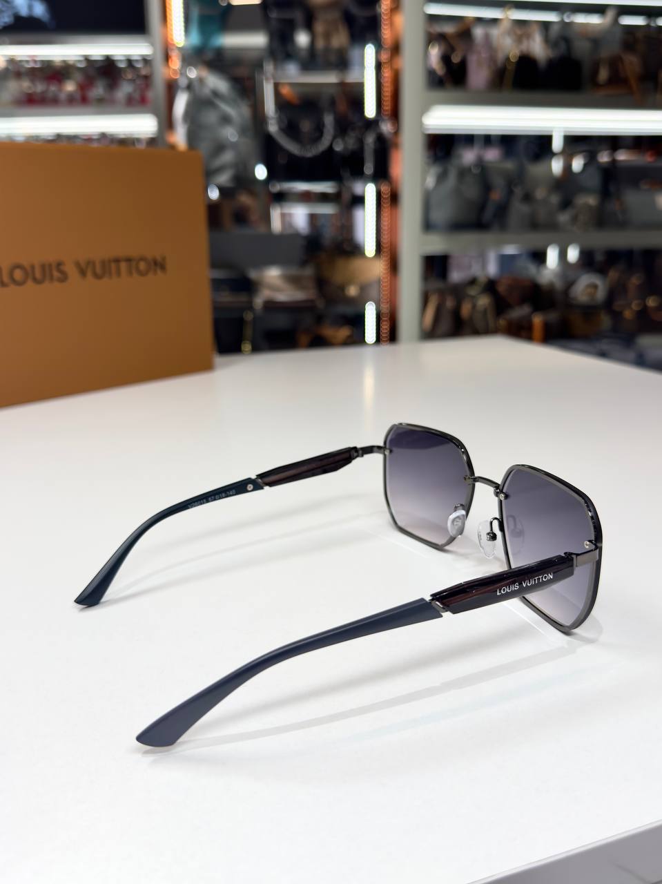 LUIS VUITTON SN-684 SUNGLASSES