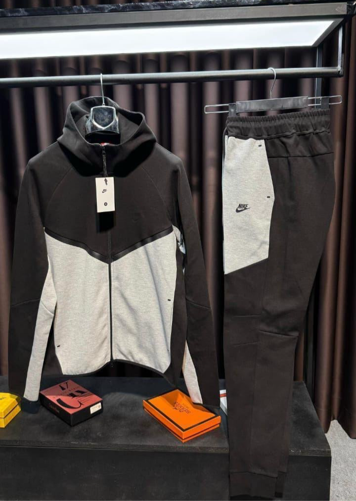 Nike Tech Set - 427