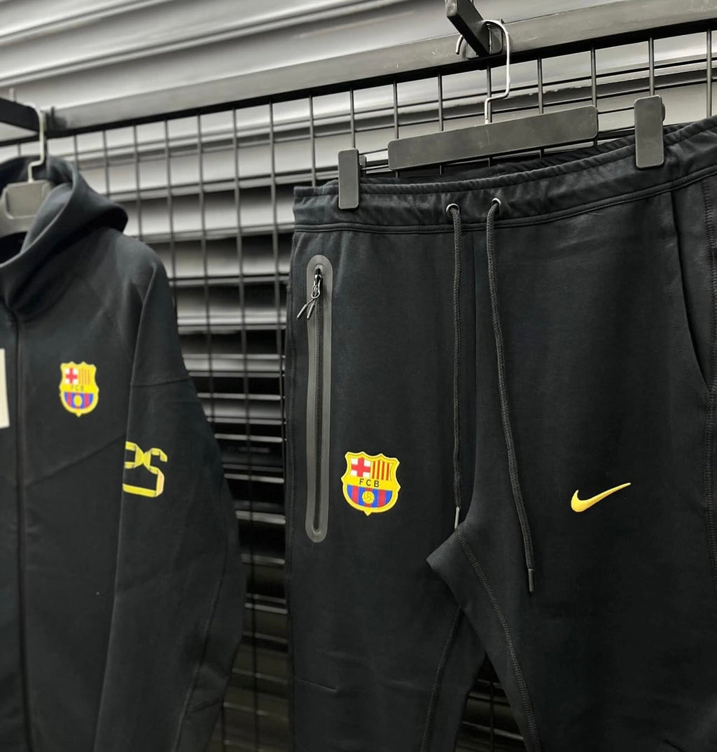 Nike Tech Barcelona Set - 750