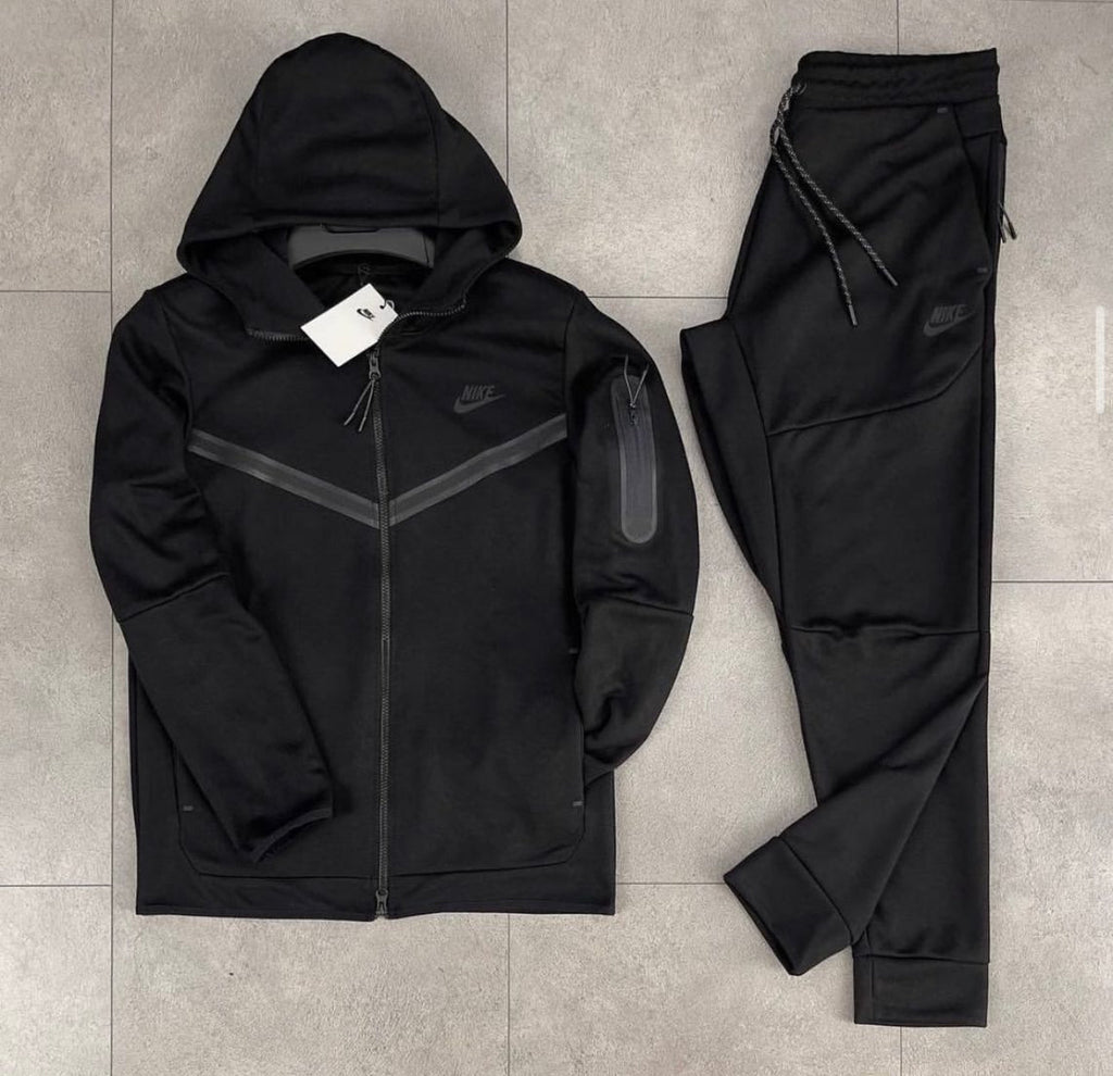 Nike Tech Fleece ensemble Gr-134 K25