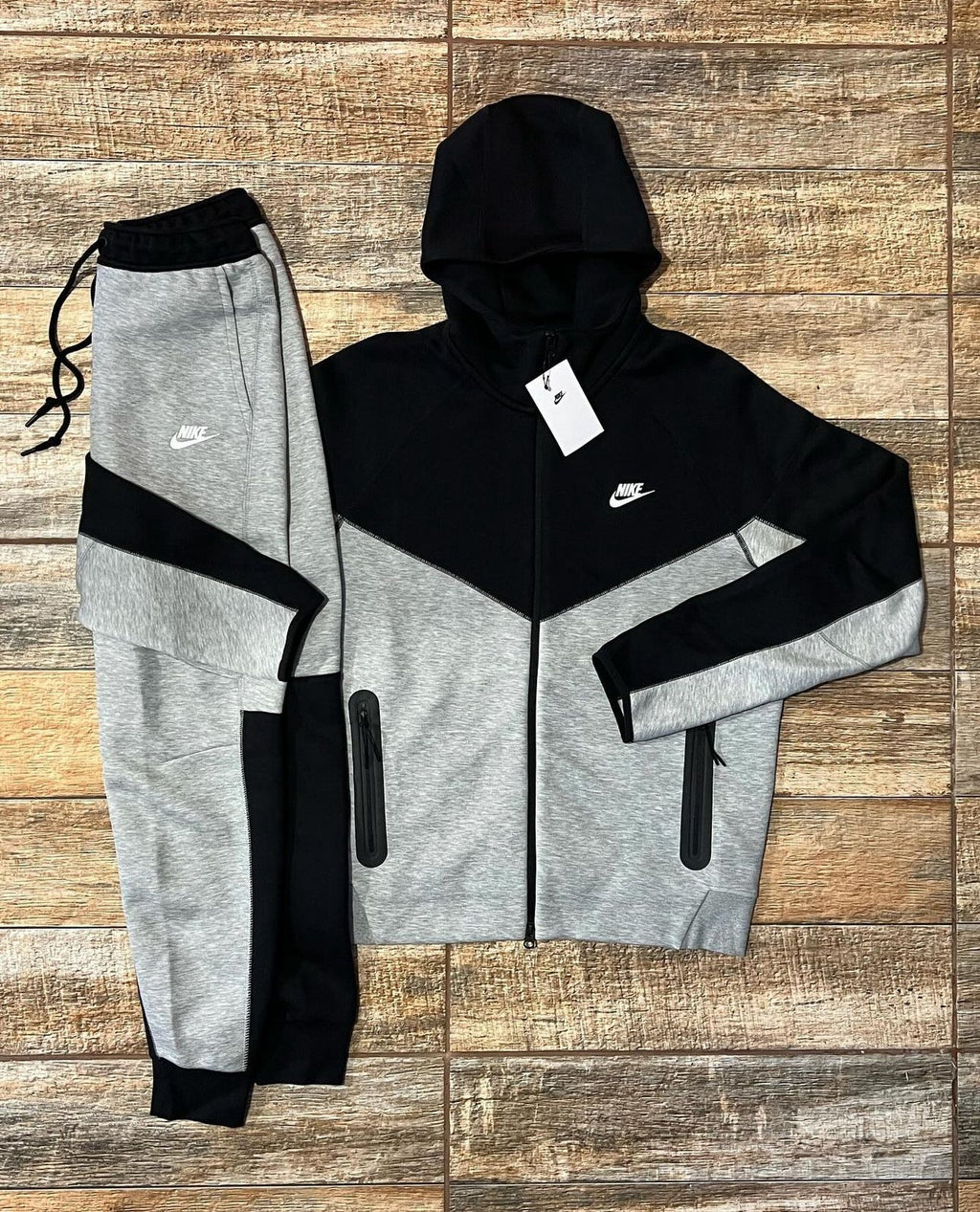 Nike Tech Black-Grey K25