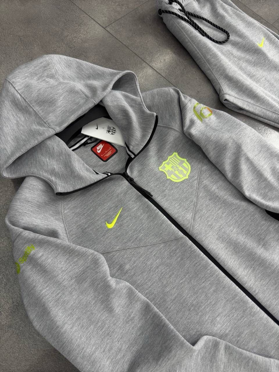 Nike Tech Barcelona Set - 566