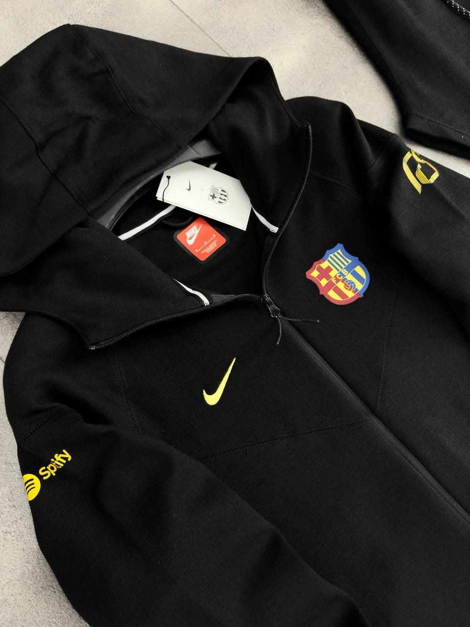 Nike Tech Barcelona Set - 750