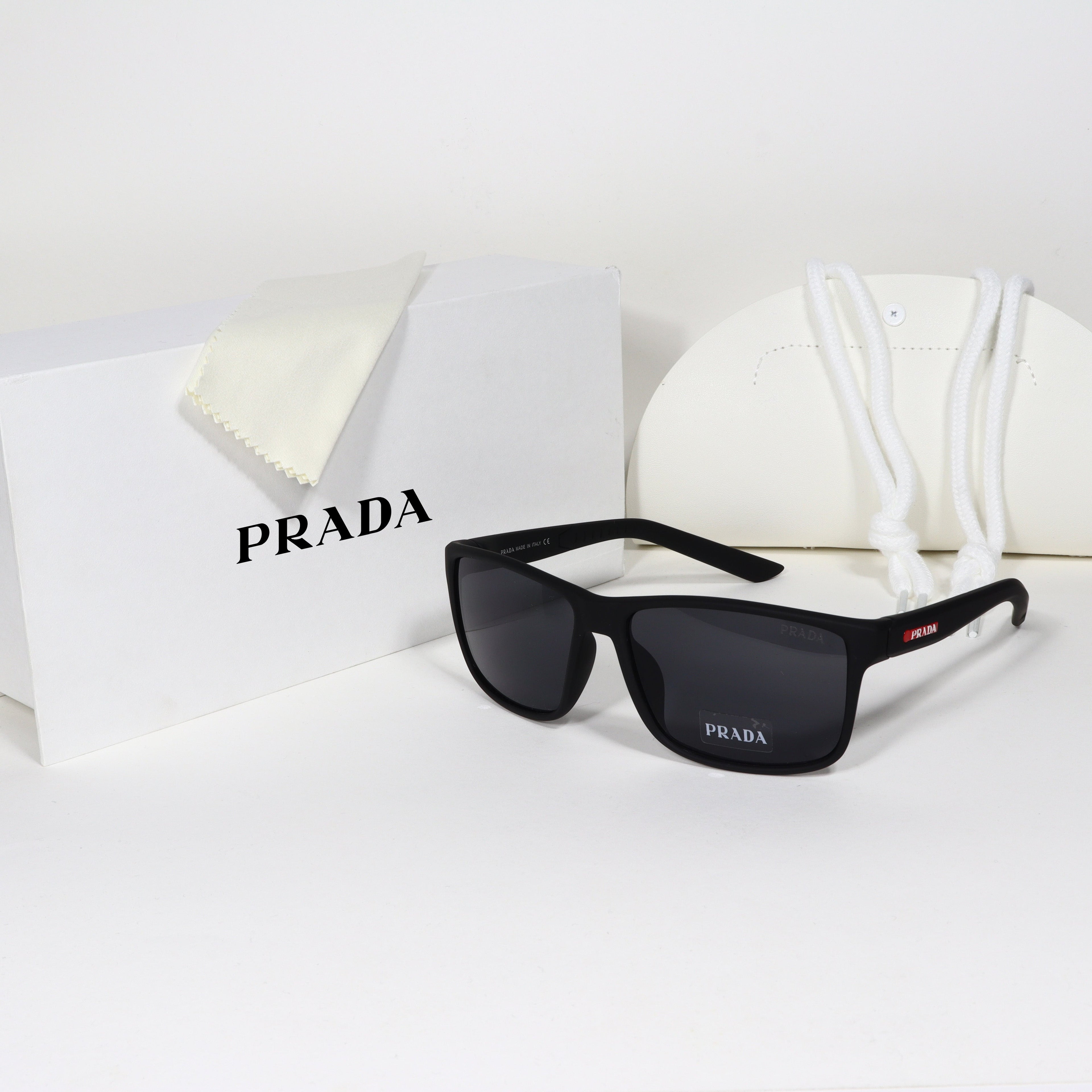 Prada - PR03
