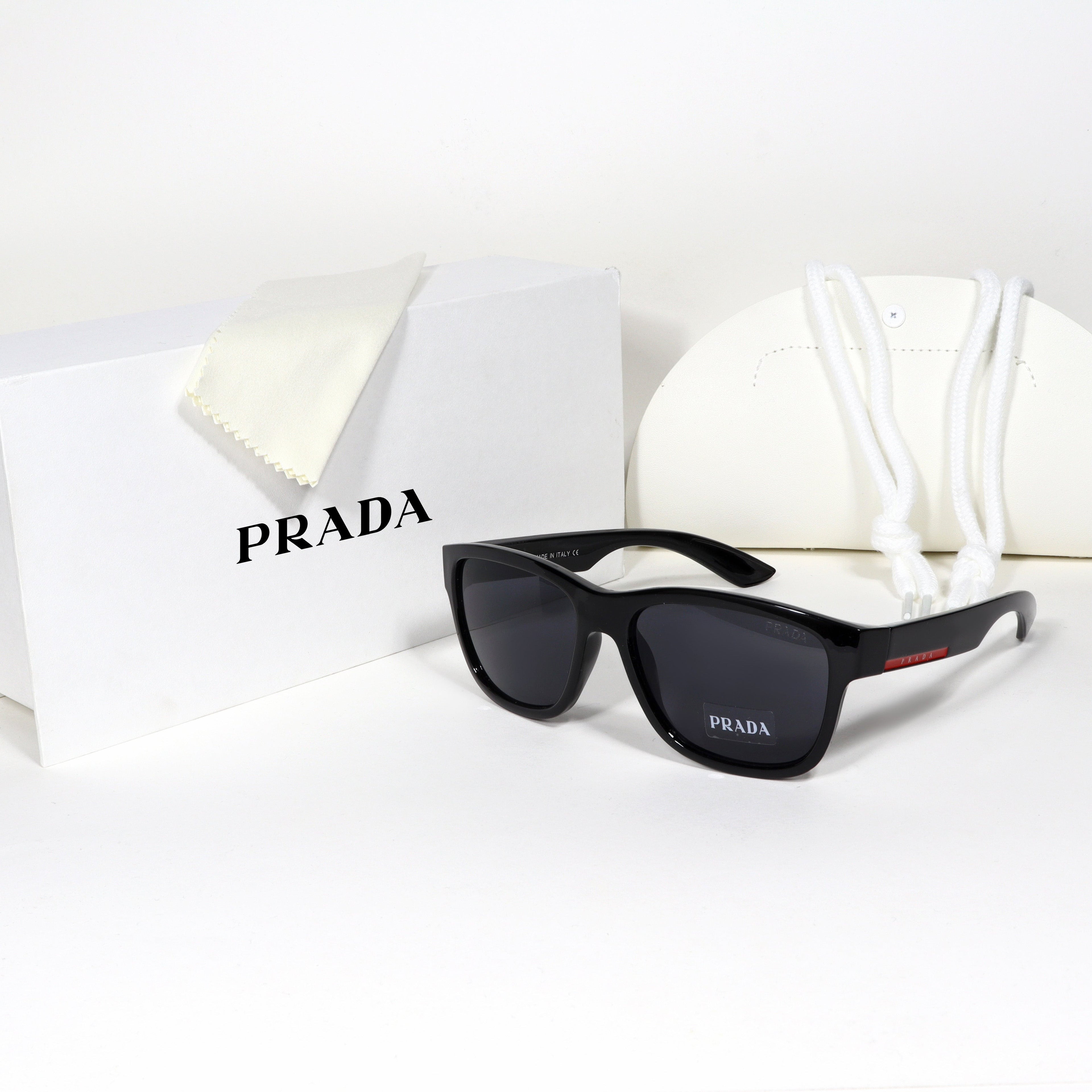 Prada - PR15